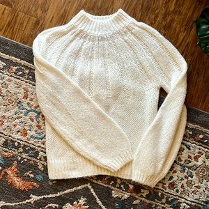 Beautiful white sweater, Abercrombie & Fitch